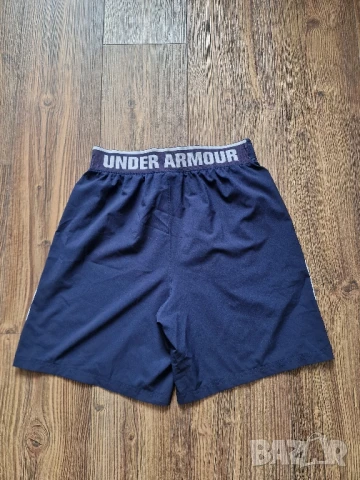 Страхотни мъжки къси панталони UNDER ARMOUR размер M , снимка 3 - Къси панталони - 50625574