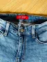 Продавам дамски дънки Guess, снимка 1