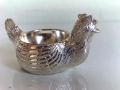 Прекрасна Посребрена Кокошка Поставка За Яйце,Солница, снимка 3