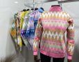 Цветен пуловер на райе в три цвята, снимка 1 - Блузи с дълъг ръкав и пуловери - 42292236