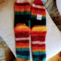 Ръчно плетени мъжки чорапи размер 45, снимка 2 - Мъжки чорапи - 41931708