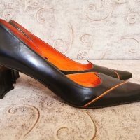Страхотни обувки с ток DKNY 38 номер , снимка 1 - Дамски обувки на ток - 40113145
