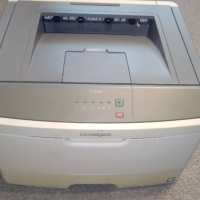продавам принтер Lexmark E260dn, снимка 1 - Принтери, копири, скенери - 44552617