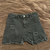 Страхотни дънкови панталонки , снимка 1 - Детски къси панталони - 41536375
