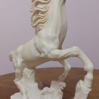 Склуптура на кон от лят мрамор. Отлично състояние., снимка 6 - Антикварни и старинни предмети - 44355269
