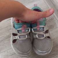 Летни спортни обувки за момиче с Ана и Елза, снимка 2 - Детски сандали и чехли - 41835265