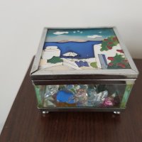 Стъклена кутия за бижута и стара Амфорка., снимка 1 - Антикварни и старинни предмети - 32699136