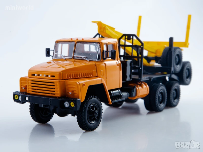 КРАЗ-6437 пренос на дърва - мащаб 1:43 на Наши Грузовики моделът е нов в кутия, снимка 1