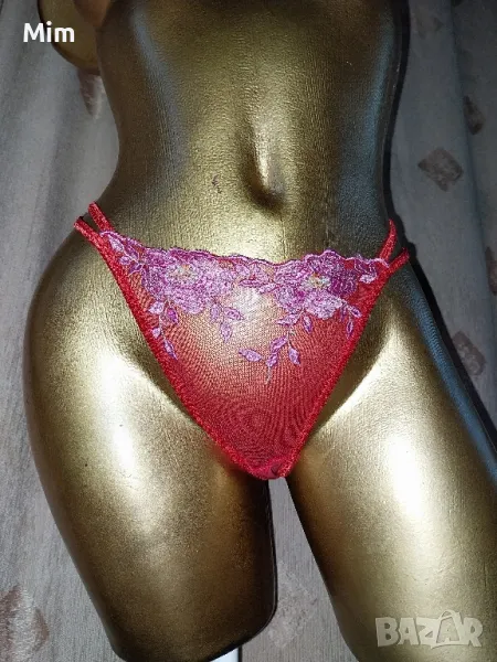 S/M Червена полупрашка с бродерия , снимка 1