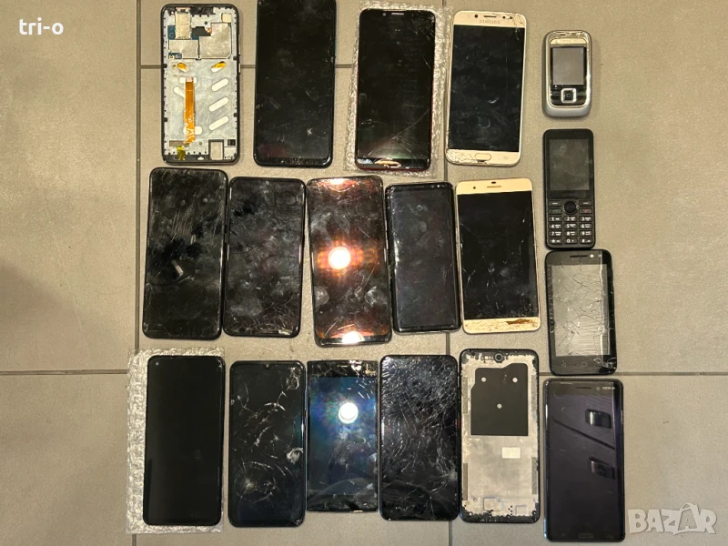 Лот телефони за части на части, снимка 1