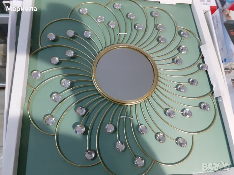 Кръгло огледало с метални орнаменти и синтетични камъчета,рамка от метал, Златист цвят,Общ диаметър, снимка 1