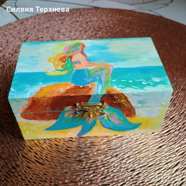 Ръчно изработена дървена кутия Русалка , снимка 1