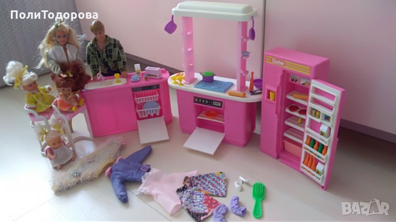 Кухнята на Барби + 5бр.,кукли, снимка 1