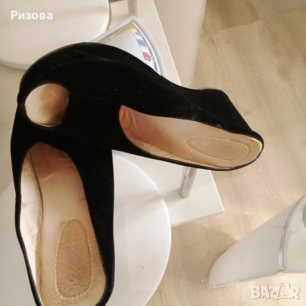 Продавам дамски велурени обувки , снимка 1
