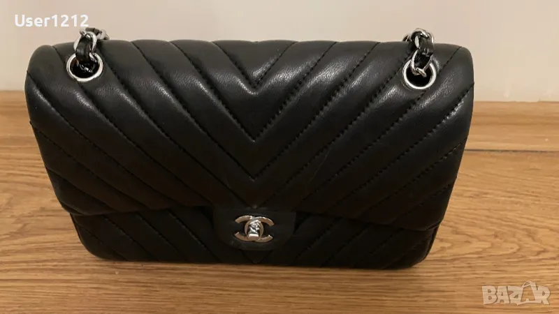 Chanel chevron black leather medium , снимка 1