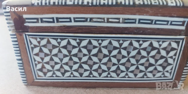 Стара дървена кутия за бижута седеф Интарзия, снимка 4 - Антикварни и старинни предмети - 50904524