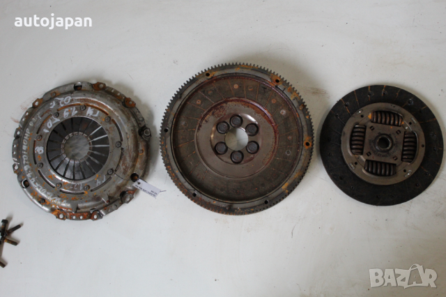 Комплект маховик, притискателен диск, феродов диск Фолксваген голф 4 1.9тди 90кс 02г Volkswagen golf, снимка 2 - Части - 44635668