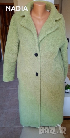 Зелено пухкаво палто