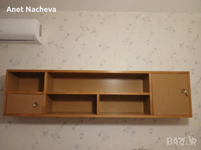 Шкаф библиотечка за стена