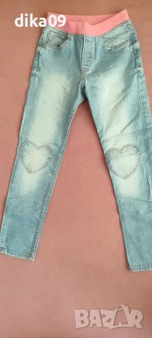 H&M отлични дънки със сърца 128
