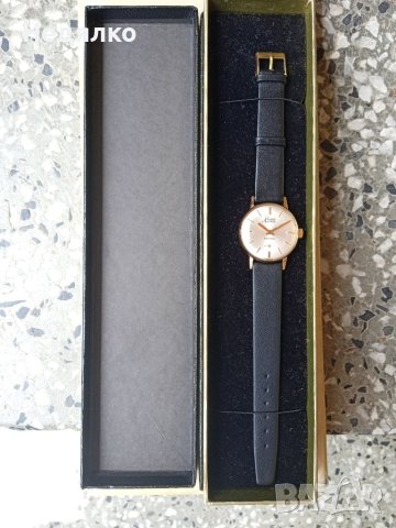 Чисто нов швейцарски часовник Renis,1960-те, снимка 1 - Антикварни и старинни предмети - 41243449