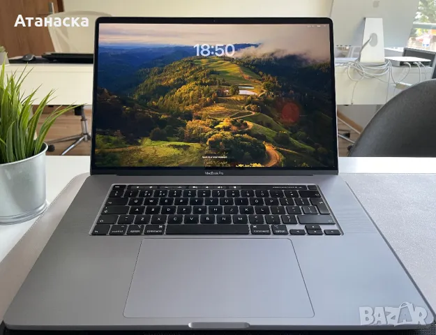 MacBook Pro 16 Touch-Bar 2019 2.6GHz 6-Core i7 / 16RAM / 512GB SSD / Radeon 5300M, снимка 1 - Лаптопи за работа - 48895720