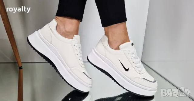 Nike дамски маратонки , снимка 3 - Маратонки - 49211579