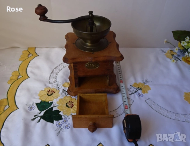 Ръчни антикварни кафемелачки., снимка 8 - Антикварни и старинни предмети - 53589143