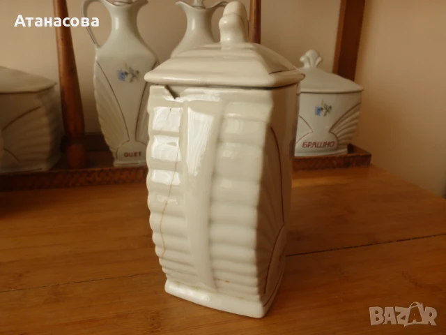 Буркани за подправки български порцелан Сталин Видин 1960 г, снимка 14 - Аксесоари за кухня - 50825955