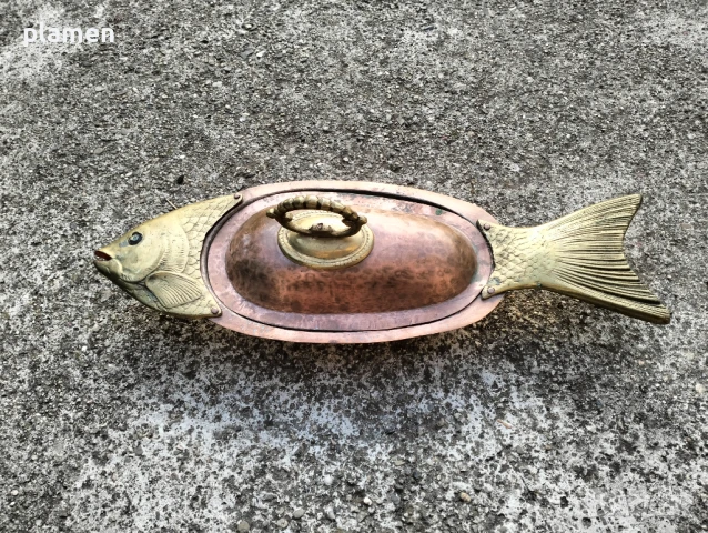 Ръчно изработен меден поднос във формата на риба