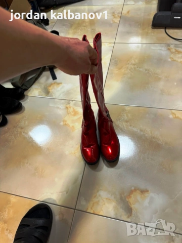 Подарявам - дамски червени лачени ботуши Елиза Eliza номер 36 стелка 23см. ток 3см.