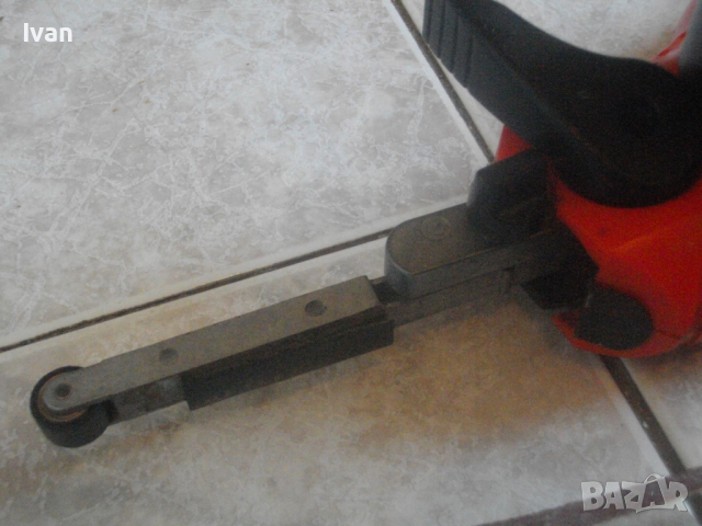 Оригинален Английски 350 Вата-Мини Лентов Шлайф-Електрическа Пила-Black Decker K293E-Почти Нов, снимка 7 - Други инструменти - 36327796