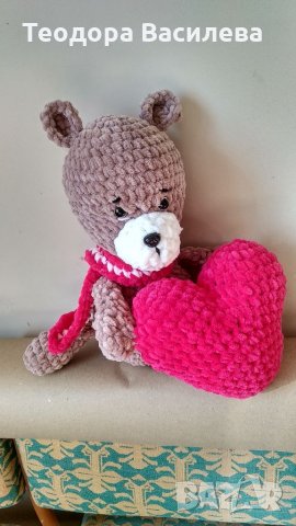 Ръчно плетени играчки. Различни цени и размери.