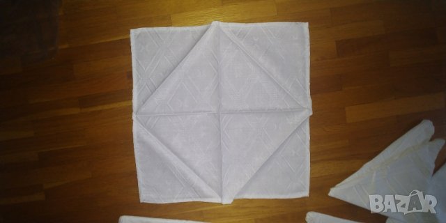 Нов комплект покривка и 6 салфетки, снимка 4 - Покривки за маси - 41412977