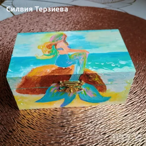 Ръчно изработена дървена кутия Русалка , снимка 1