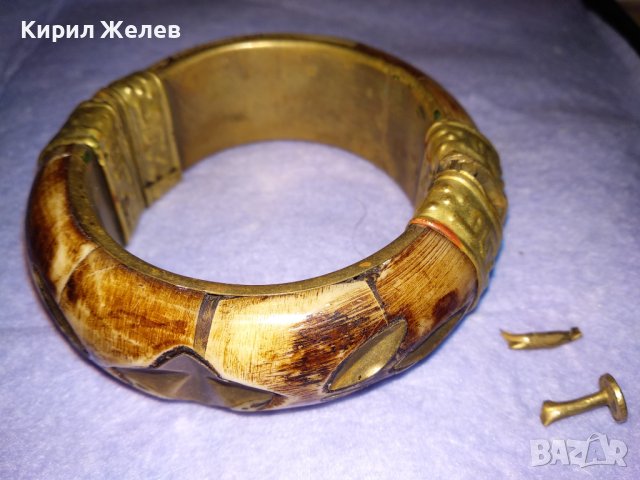 СТАРА ТИБЕТСКА ТРАДИЦИОННА БРОНЗОВА ГРИВНА с КАМИЛСКА КОСТ с НУЖДА от ЛЕК РЕМОНТ на ЩИФТА! 24374, снимка 4 - Антикварни и старинни предмети - 41191849