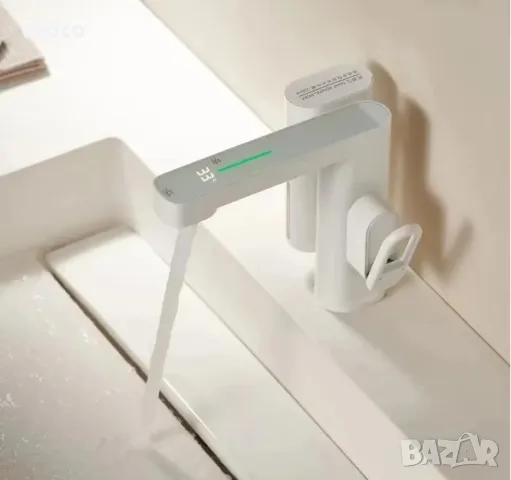 Сензорен смесител за баня с вграден диспенсър за сапун W141