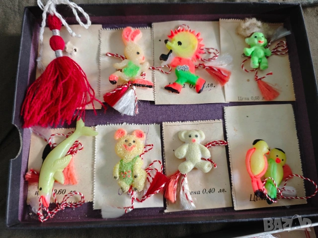 Продавам мартеници от НРБ с фигури , снимка 11 - Колекции - 53620699