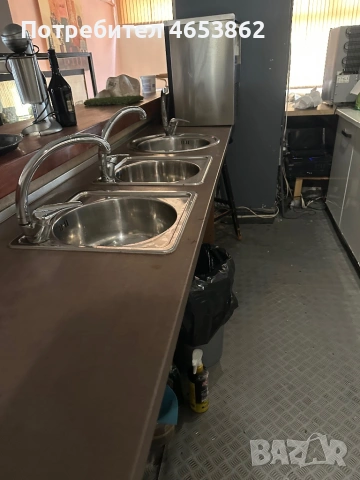 Плот зад бар