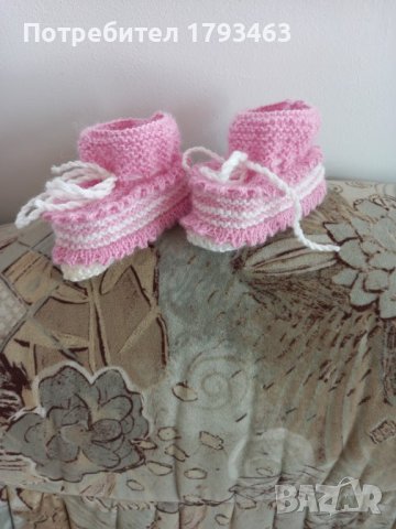 Ръчно плетени бебешки терлички, снимка 4 - Бебешки чорапи - 44444686