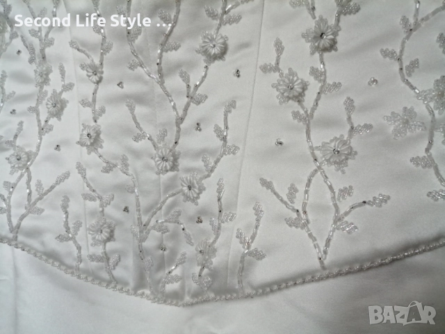 LA SPOSA дълга сватбена рокля с корсет и дълъг шлейф р-р L , снимка 6 - Сватбени рокли - 52990180