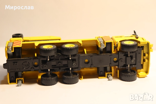 1/55 SIKU KAМИОН КРАН MERCEDES FAUN КОЛИЧКА МОДЕЛ, снимка 7 - Колекции - 52892930