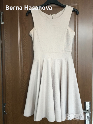 Бежова елегантна рокля, снимка 2 - Рокли - 36153173