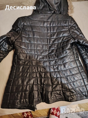 дамско яке от естествена кожа и естествен пух на качулата