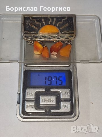 Стара руска Сребърна брошка с кехлибар 