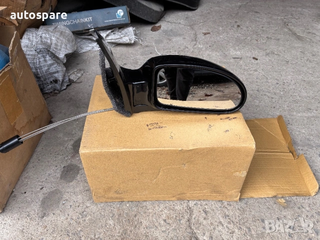 Ново. Дясно огледало за Ford Focus. Форд Фокус. 98-05г. Ръчно. 