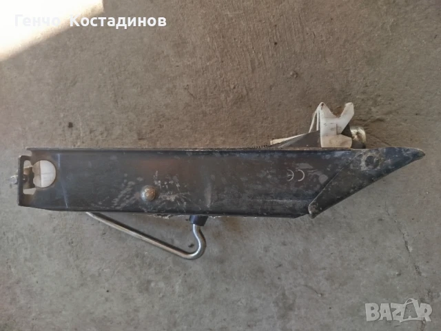 Продавам крик за Мазда 6 , оригинален , снимка 3 - Аксесоари и консумативи - 50844208