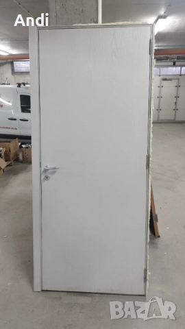 Врата интериорна  с каса брава  дръжки и ключ  90/214см дясна, снимка 2 - Дограми - 52769348