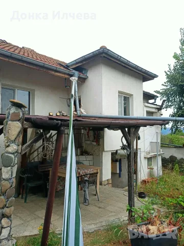 продава обзаведена къща