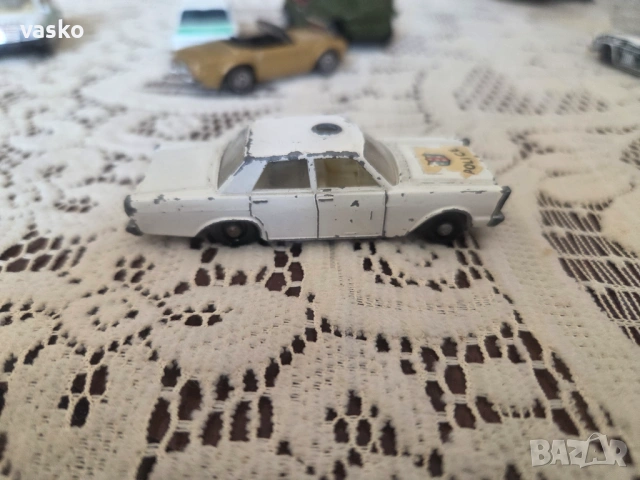 Английски мачбокс тесни гуми, снимка 3 - Колекции - 53734432